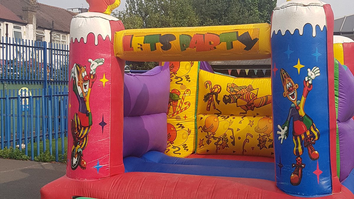 inflatable bouncy castle hire london